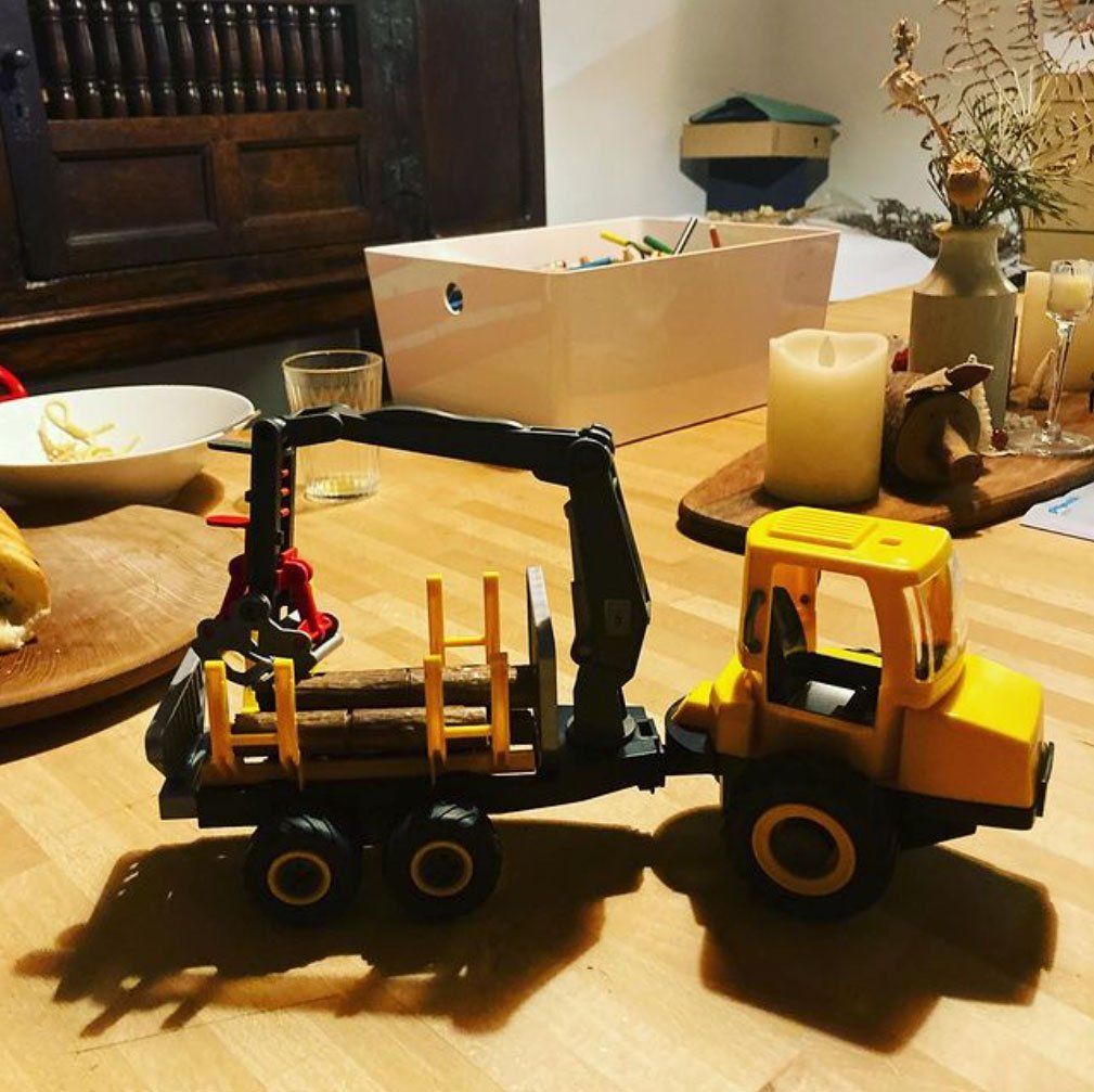 toy logging machine