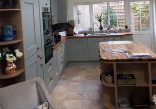 fitted kitchen