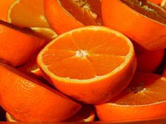 oranges cut in half