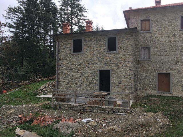 casa in fase di ristrutturazione