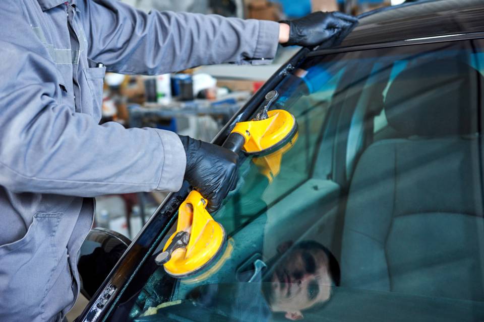 sostituzione cristalli auto