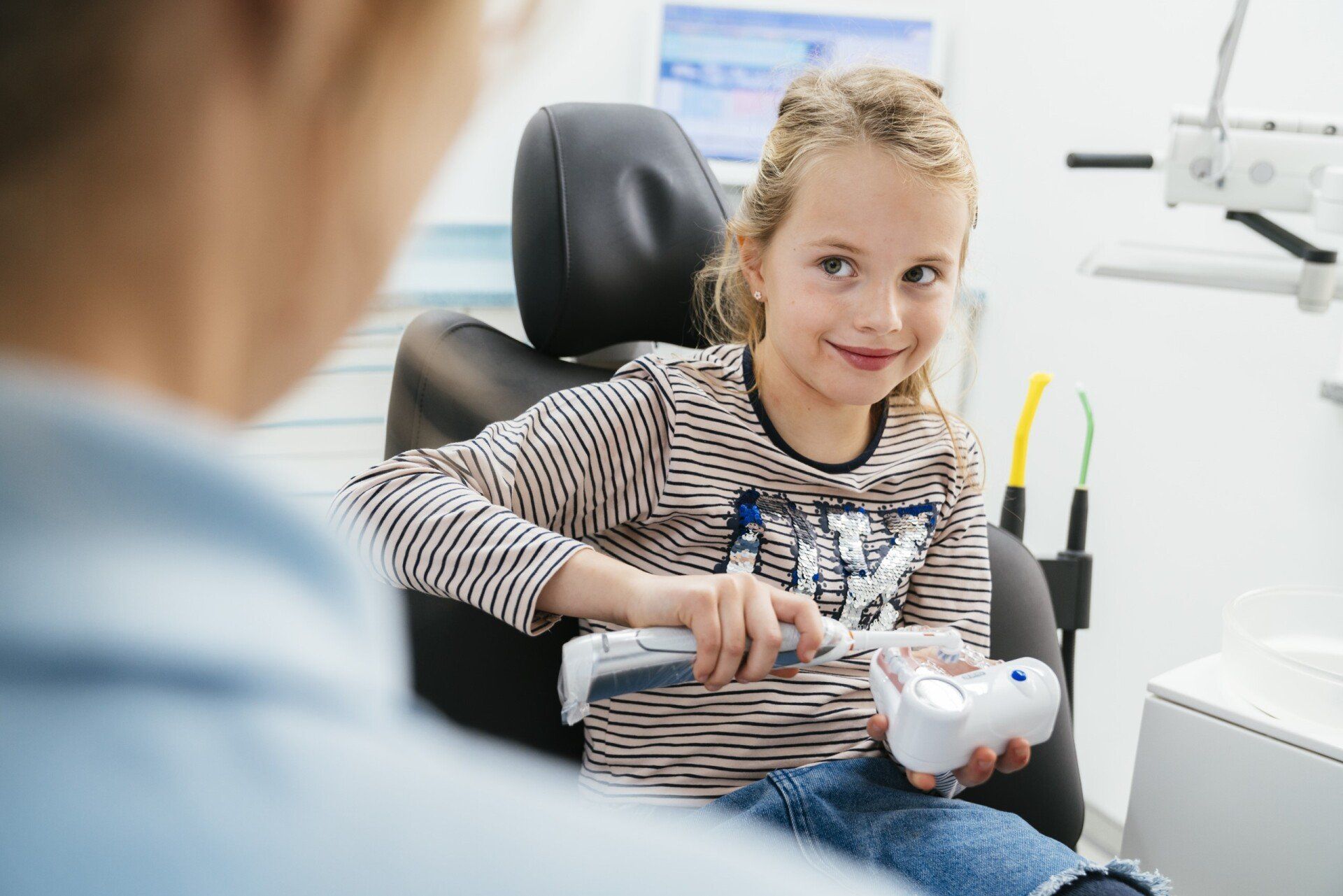 Wir möchten, dass Ihre Kinder den Zahnarztbesuch angstfrei erleben und gern wiederkommen.