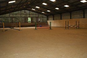 Riding school - Balscote, Banbury - Balscote DIY Livery Stables - Indoor riding