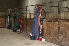 Indoor riding school - Banbury, Oxfordshire - Balscote DIY Livery Stables - Stables Indoor riding school - Banbury, Oxfordshire - Balscote DIY Livery Stables - Stables
