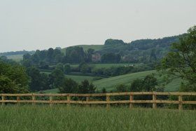 Livery yard - Balscote, Banbury - Balscote DIY Livery Stables - Open grassland