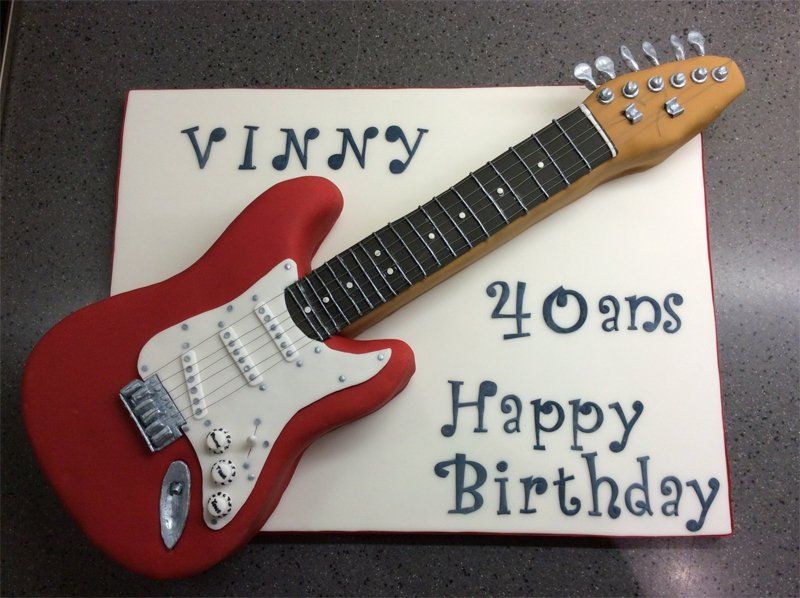 Electric guitar cake