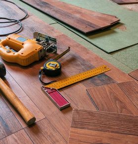 Different carpenter tools