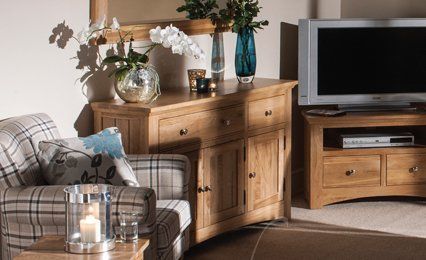 LOUNGE FURNITURE