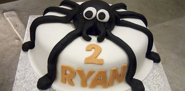 2011 graduation cake 