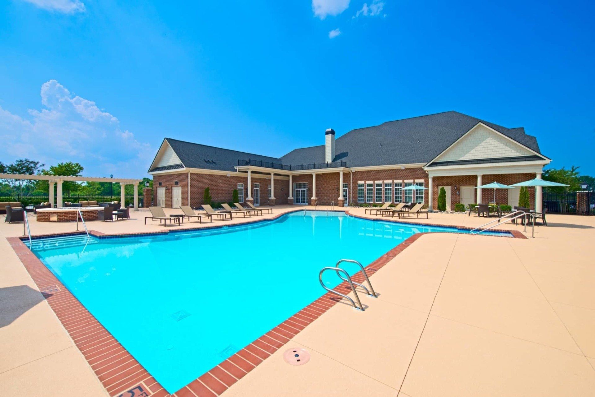 Meridian Harbourview Pool