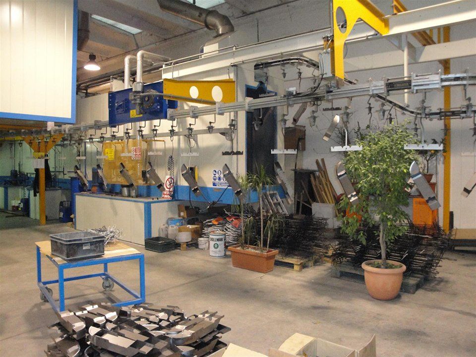 articoli per la verniciatura in esposizione
