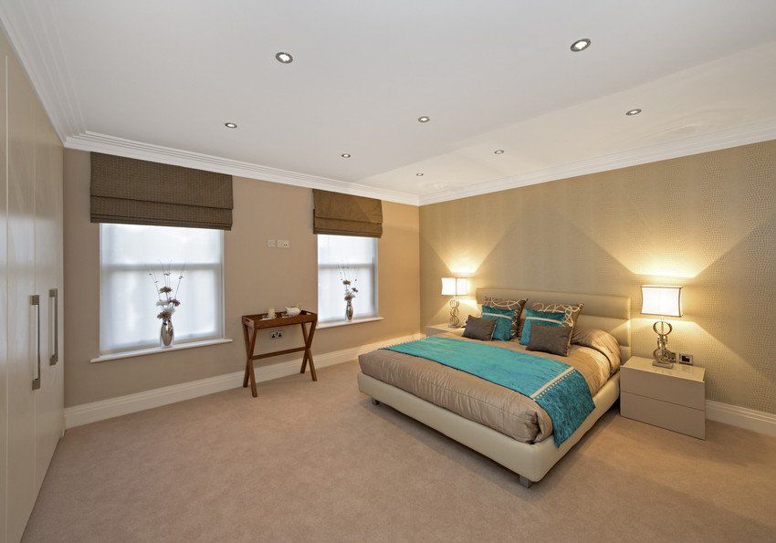 bedroom with carpet