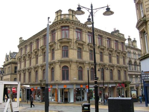 façade after cleaning