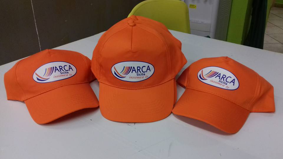 cappellini con logo
