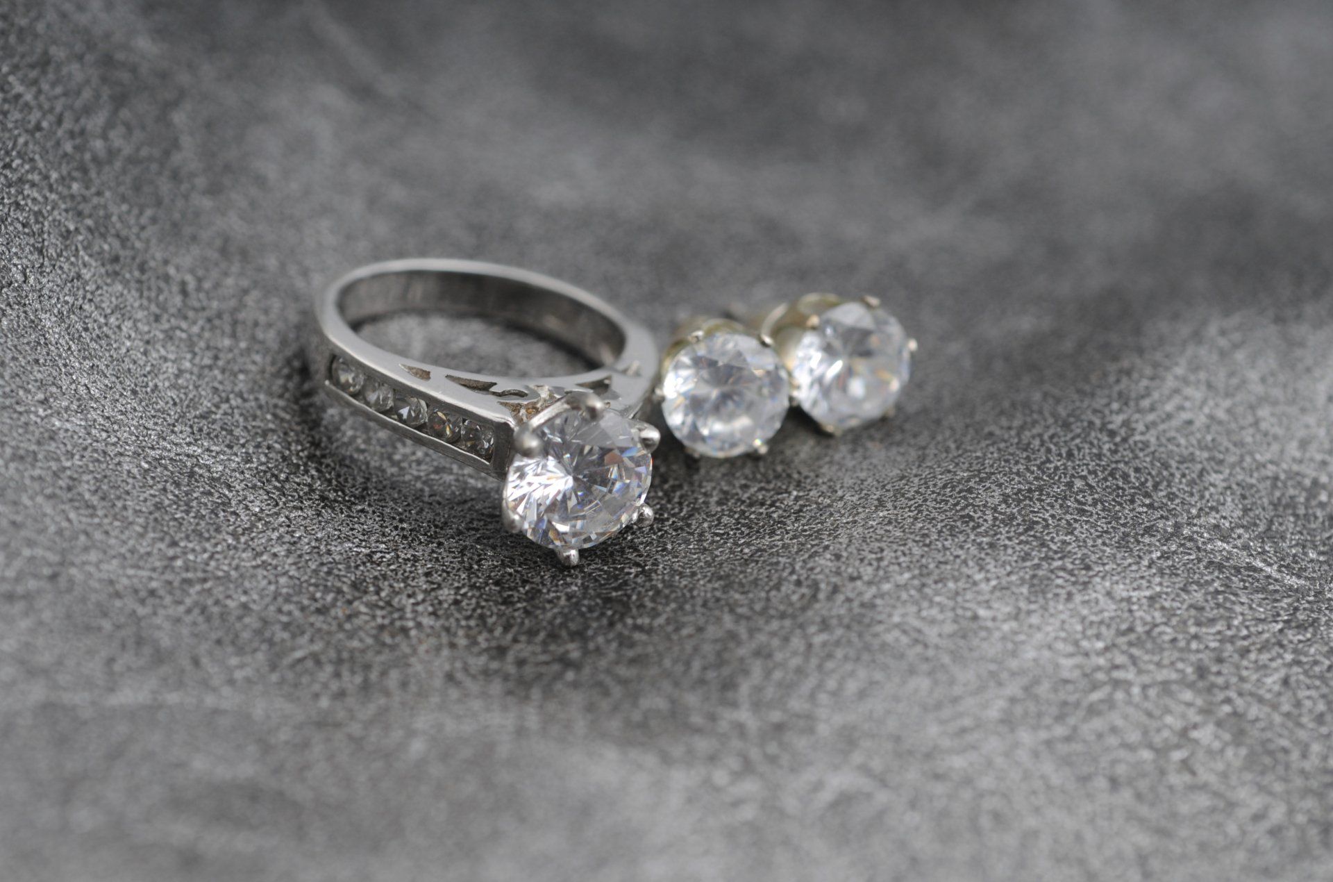 Diamond Rings And Earrings — Atlanta, GA — Aztec Jewelers Diamond Rings And Earrings — Atlanta, GA — Aztec Jewelers
