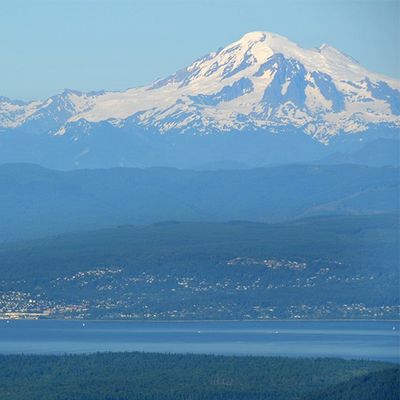 Mountain in circle frame