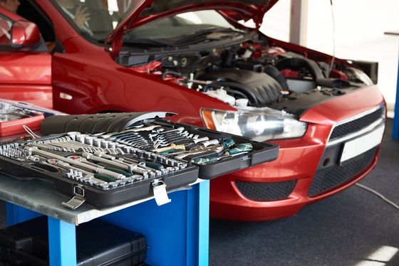 strumenti per la riparazione auto