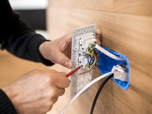 Riparazione presa elettrica