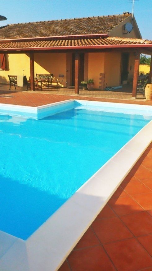 Piscina interrata di una villetta