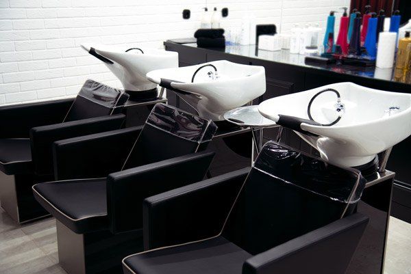 Spa & Salon —  Luxury Beauty And Barbershop Salon in Temple Hills, MD