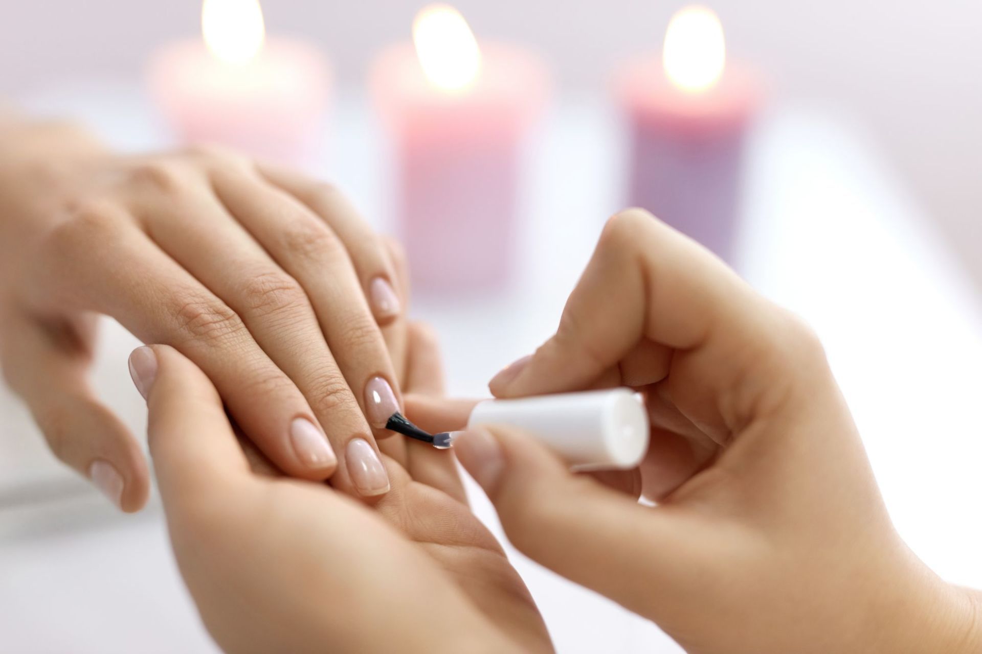 applicazione di smalto semipermanente