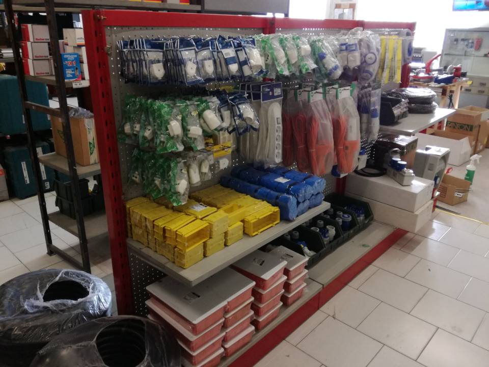 materiale elettrico