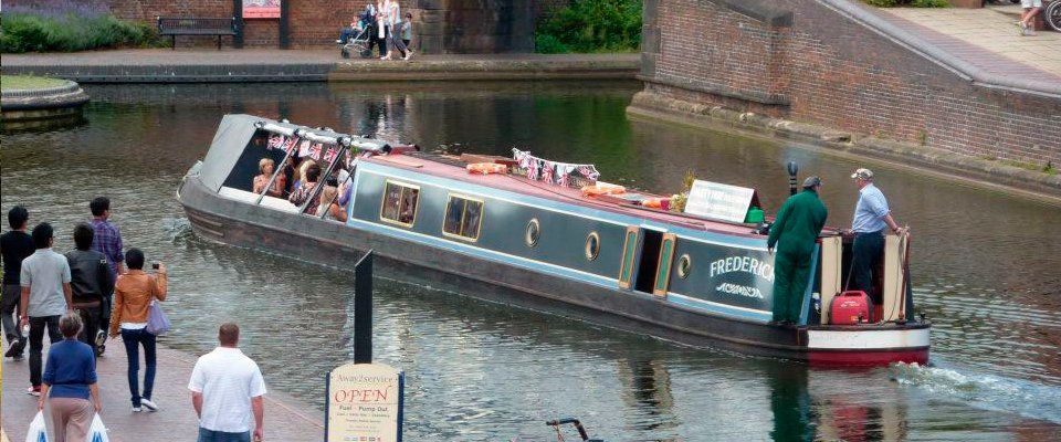 Party boat hire