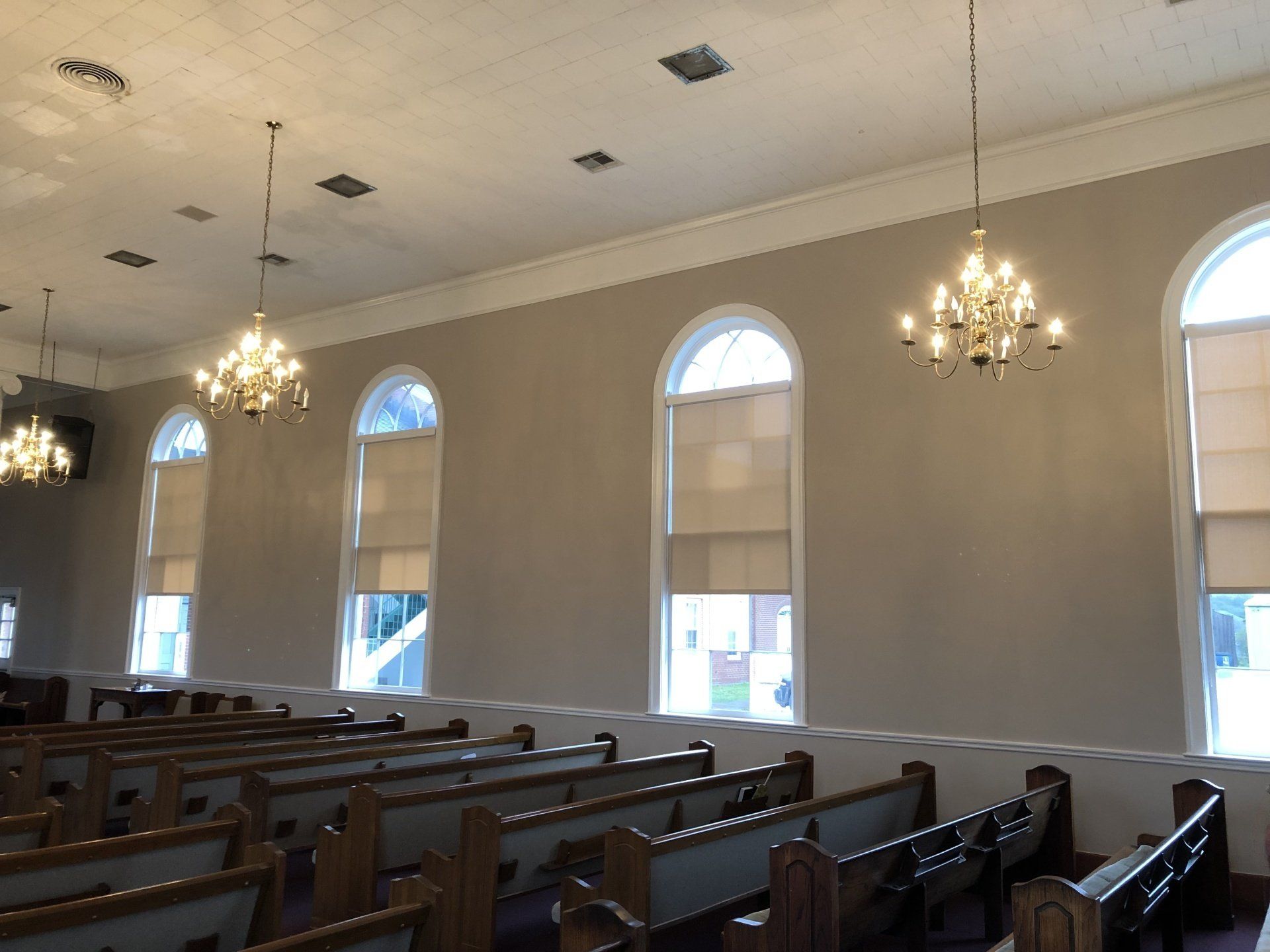Solar Shades — Solar Shades in Church in Baton Rouge, LA