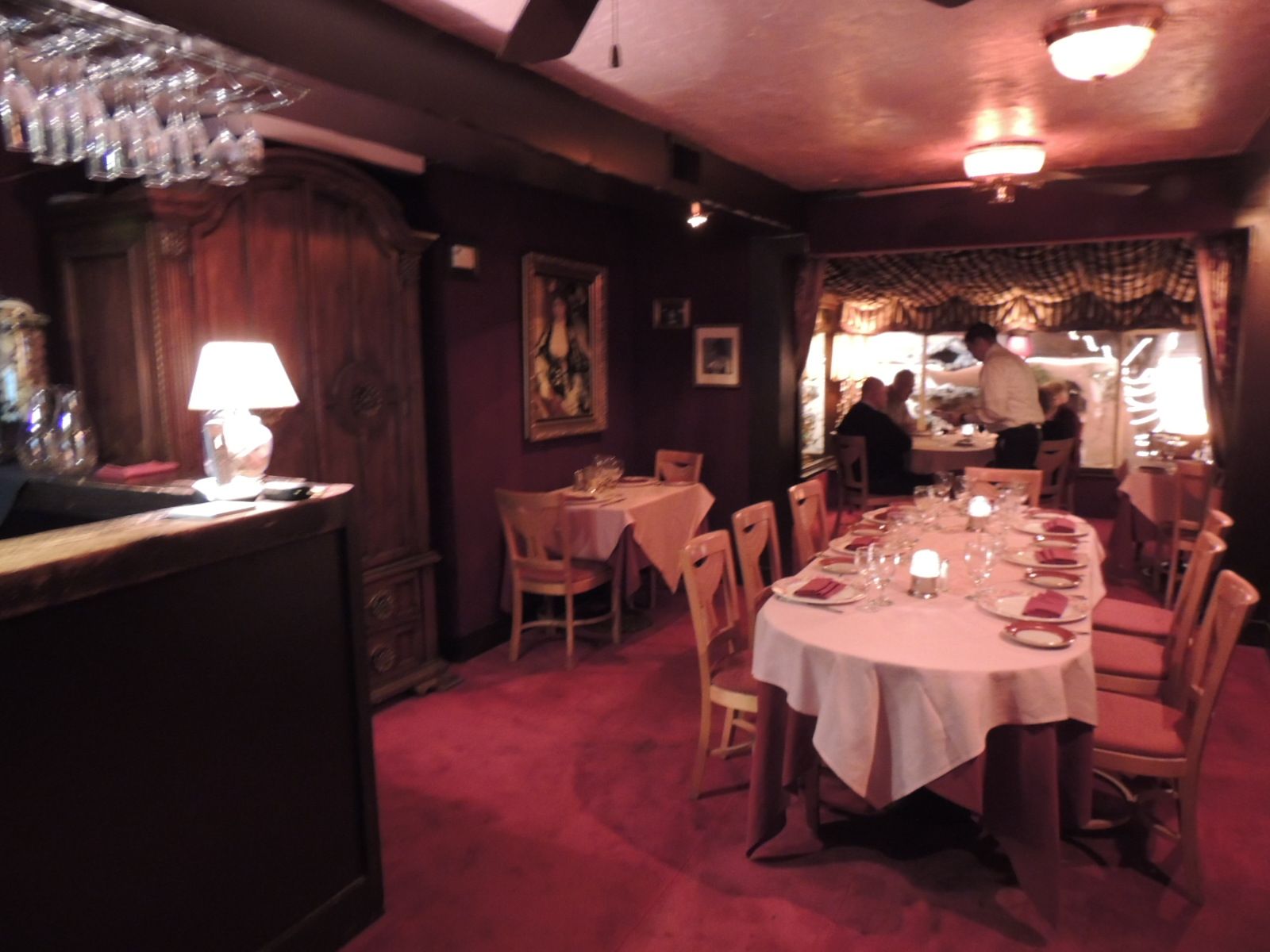 Semi-private room table 36 with service bar