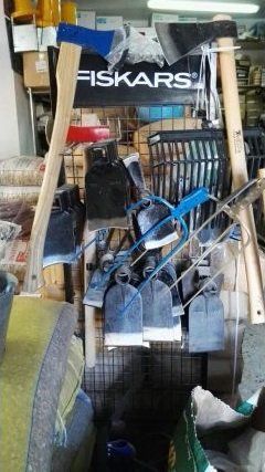 strumenti per giardinaggio
