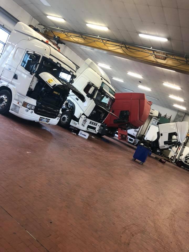 Officina specializzata in riparazione autocarri