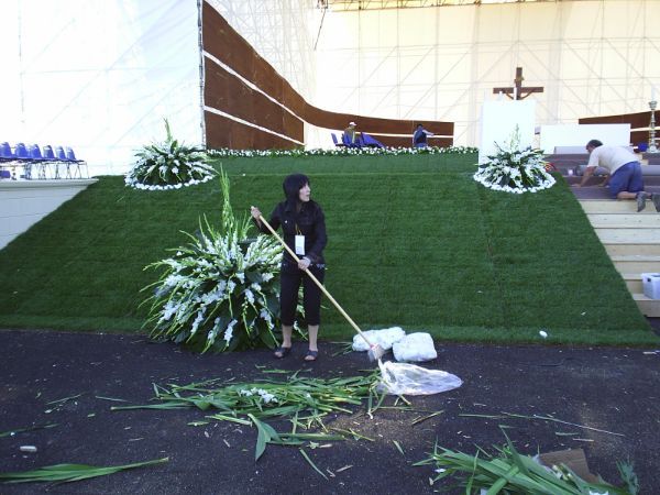 Allestimento visita papale