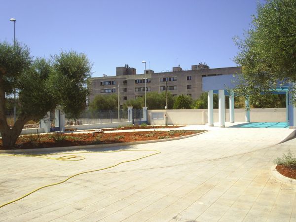 Viale ingresso clinica