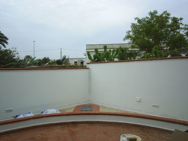 Muretto ingresso uffici