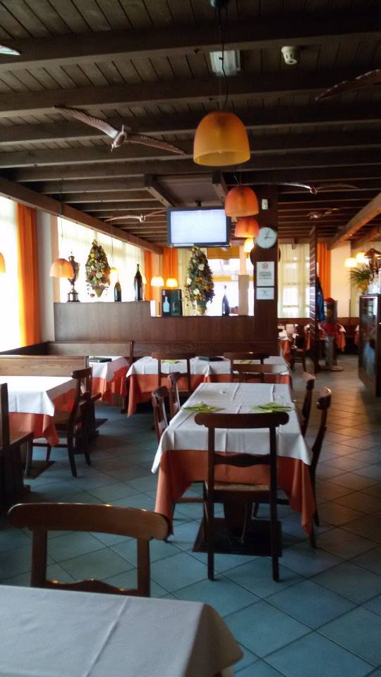 tavoli nel ristorante