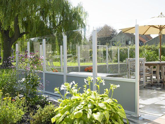 Windscherm voor terras met glas en volkern Alumes