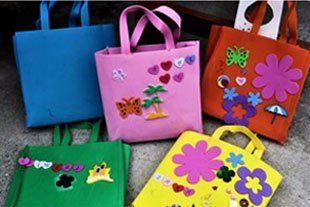 Add glamour to your child's party in Gillingham, call Sparkles Glitter Party on 01634 562 674 or 07960 256 914 Add glamour to your child's party in Gillingham, call Sparkles Glitter Party on 01634 562 674 or 07960 256 914