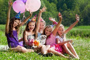 Add glamour to your child's party in Gillingham, call Sparkles Glitter Party on 01634 562 674 or 07960 256 914 Add glamour to your child's party in Gillingham, call Sparkles Glitter Party on 01634 562 674 or 07960 256 914