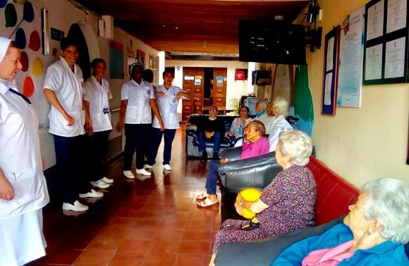Hogar Geriátrico Paraíso - Atención Personalizada