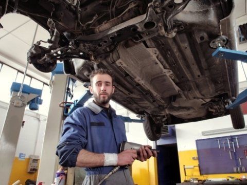 meccanico, autofficina, revisione veicolo, carrozzeria, centroauto