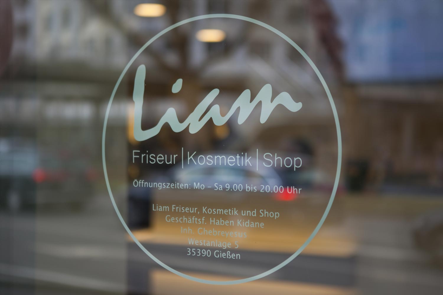 Schaufensterbeschriftung Liam Giessen Schaufensterbeschriftung Liam Giessen