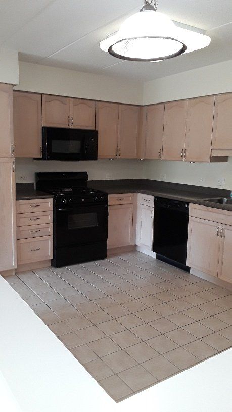 Cleaned Kitchen Tiles — Elmwood Park, Illinois — Maria’s Cleaning Services at Elmwood Park