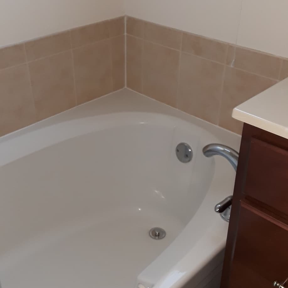 Hot Tubs — Elmwood Park, Illinois — Maria’s Cleaning Services at Elmwood Park
