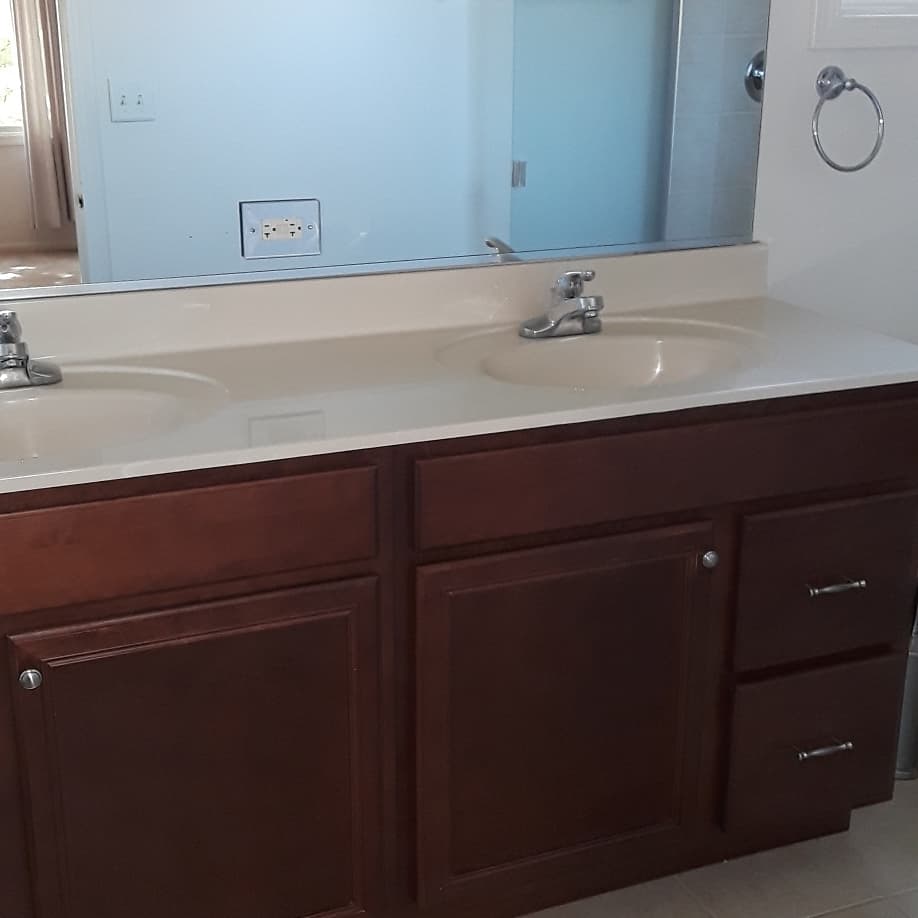 Lavatory and Cabinets — Elmwood Park, Illinois — Maria’s Cleaning Services at Elmwood Park
