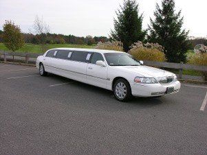 10 passenger limousine- Bridgewater MA Extreme Limousine 10 passenger limousine- Bridgewater MA Extreme Limousine