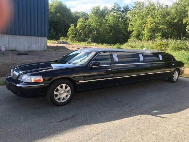 30 passenger limousine- East Bridgewater MA Extreme Limousine 30 passenger limousine- East Bridgewater MA Extreme Limousine