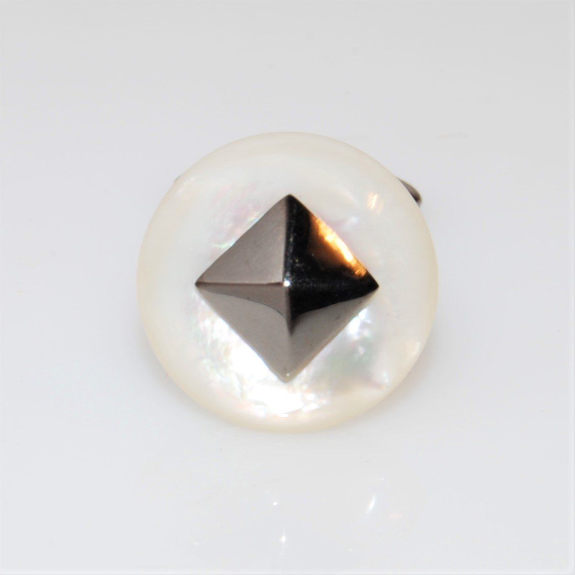 Gemelli In Argento 925000 Black Con Madreperla Tonda E Piramide Centrale
