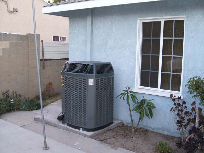 ac_next_to_house