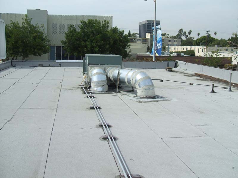 completed_duct_work_on_commercial_roof