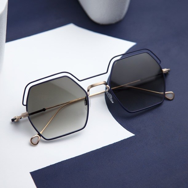 Anne Et Valentin wire frame with blue front and gold temples